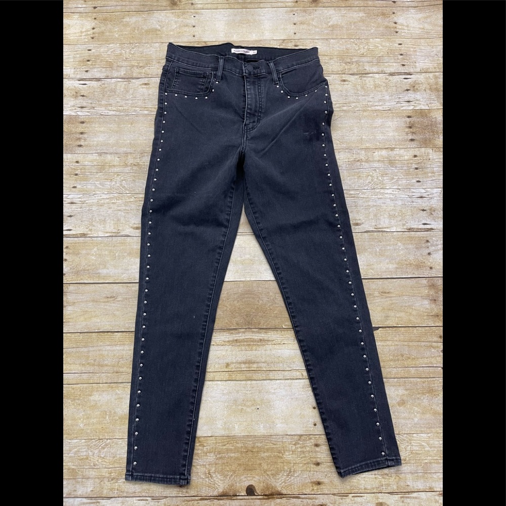 NWOT Levi’s Mile High Super Skinny jeans studs